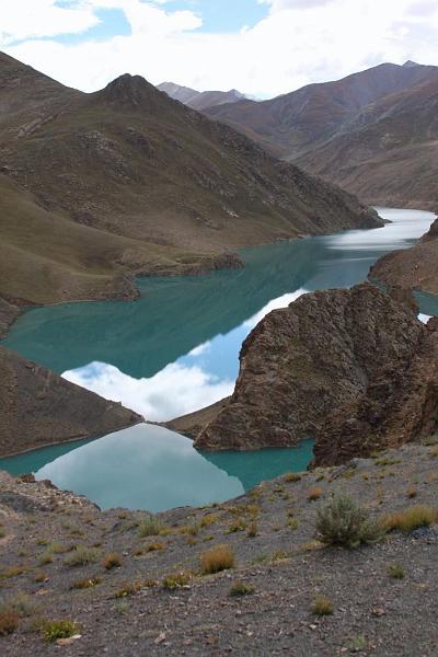 087 A lake view on the way to Gyantse.jpg